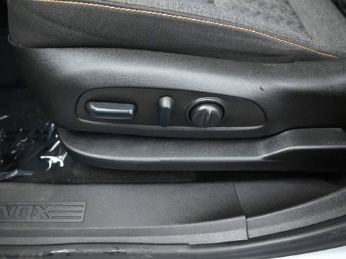 Used 2022 Chevrolet Equinox LT FWD image 26