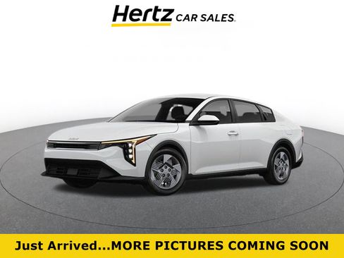 Used 2025 Kia K4 FWD image 1