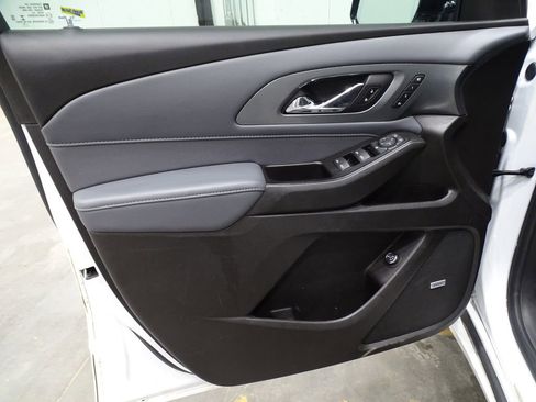 Used 2020 Chevrolet Traverse Premier image 23