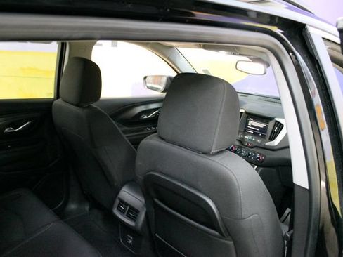 Used 2023 GMC Terrain SLE w/ Driver Convenience Package FWD image 10