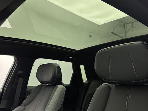 Used 2024 Cadillac Lyriq Tech RWD image 5