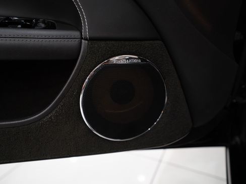 Used 2015 Jaguar XKR R RWD image 8