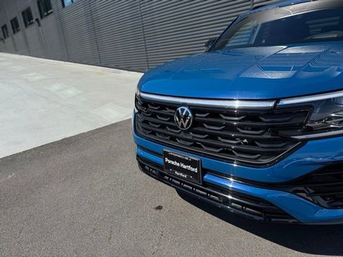 Used 2025 Volkswagen Atlas Cross Sport SEL R-Line AWD/4WD image 38
