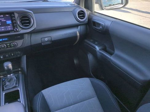 Used 2021 Toyota Tacoma TRD Sport image 17