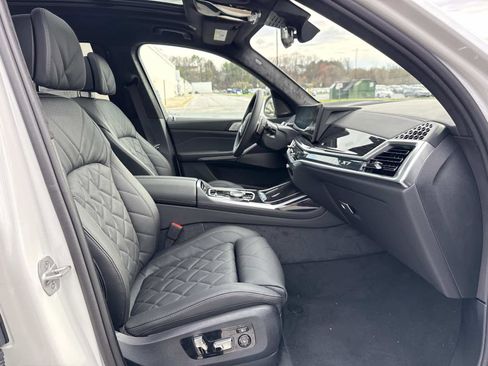 New 2026 BMW X7 xDrive40i w/ M Sport Package image 17