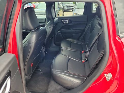Used 2023 Jeep Compass Trailhawk AWD/4WD image 13