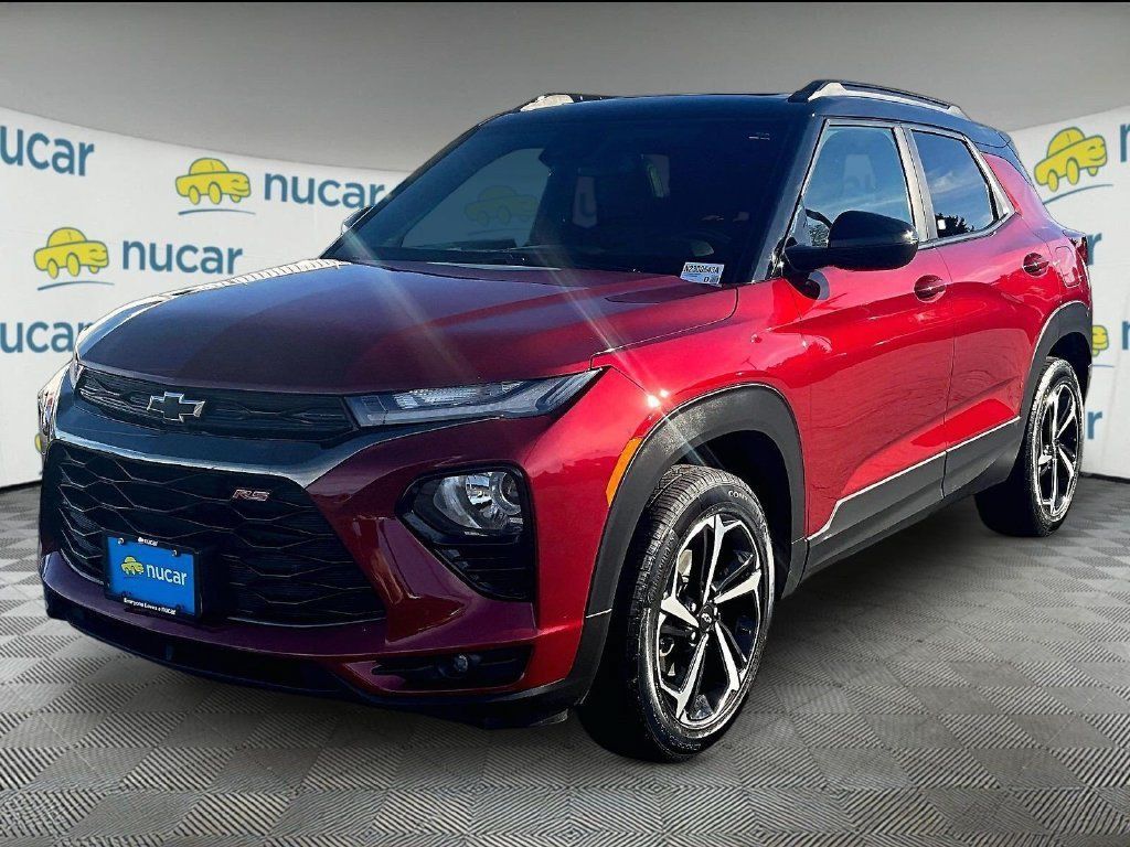 Used 2023 Chevrolet TrailBlazer RS w/ Sun and Liftgate Package AWD/4WD image 3