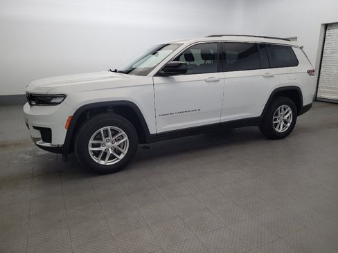 Used 2022 Jeep Grand Cherokee L Laredo w/ Luxury Tech Group I AWD/4WD image 2