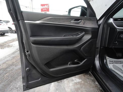 Used 2024 Jeep Grand Cherokee L Limited w/ Luxury Tech Group II AWD/4WD image 21