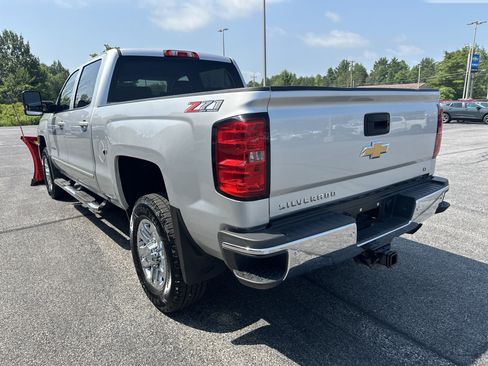 Used 2019 Chevrolet Silverado 2500 LT w/ LT Convenience Package AWD/4WD image 9
