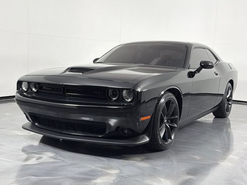 Used 2021 Dodge Challenger R/T w/ Performance Handling Group RWD image 10