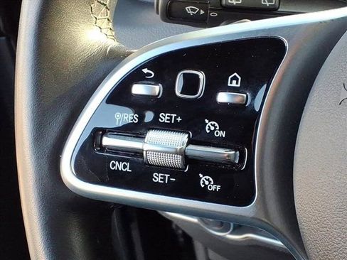 Certified 2022 Mercedes-Benz GLB 250 image 9