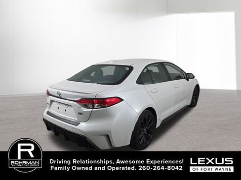 Used 2023 Toyota Corolla SE image 6