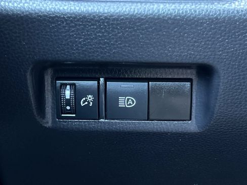 Certified 2021 Toyota RAV4 LE AWD/4WD image 29