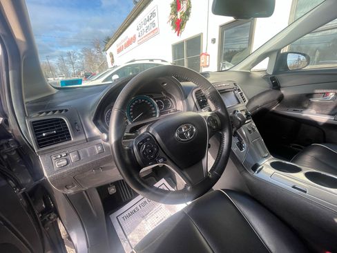 Used 2014 Toyota Venza XLE image 12