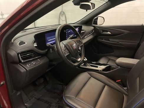 Used 2024 Buick Envista Sport Touring w/ Convenience I Package FWD image 4