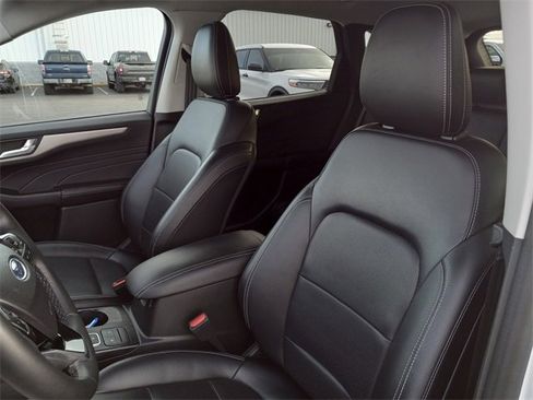 Used 2022 Ford Escape SEL image 13