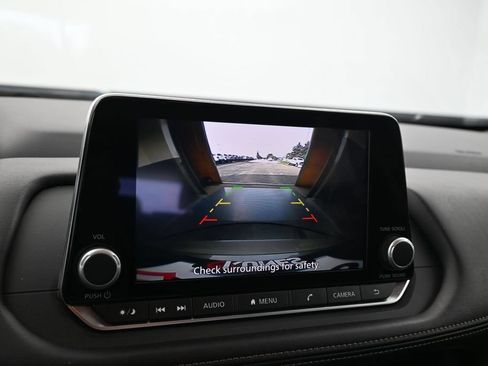 Used 2024 Nissan Rogue SV FWD image 19