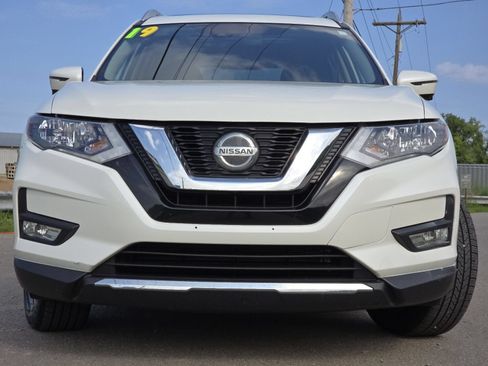 Used 2019 Nissan Rogue SV w/ Sun & Sound Touring Package FWD image 14