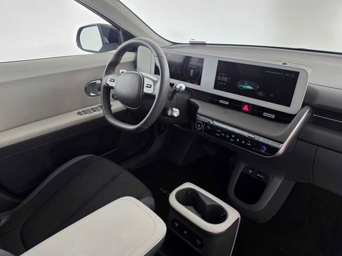 Used 2024 Hyundai Ioniq 5 SEL RWD image 11