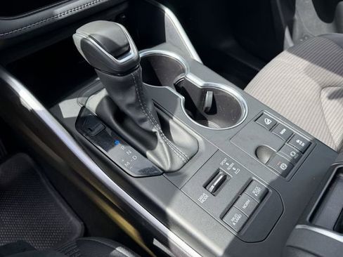 Certified 2024 Toyota Highlander LE AWD/4WD image 17
