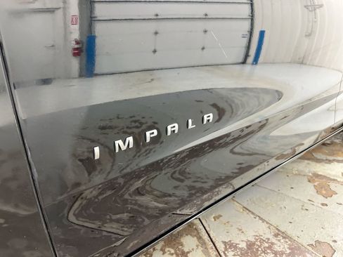 Used 2017 Chevrolet Impala LT FWD image 24