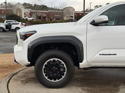 Used 2024 Toyota Tacoma TRD Off-Road image 12