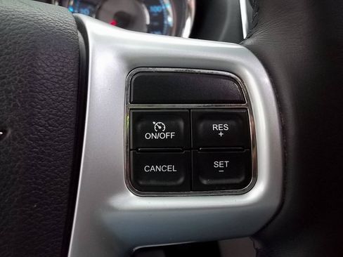 Used 2012 Chrysler Town & Country Touring-L w/ Entertainment Group #2 FWD image 13