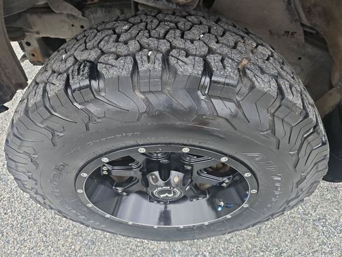 Used 2014 Toyota 4Runner SR5 AWD/4WD image 12