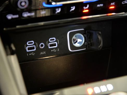 Used 2024 Jeep Grand Cherokee Laredo X AWD/4WD image 25