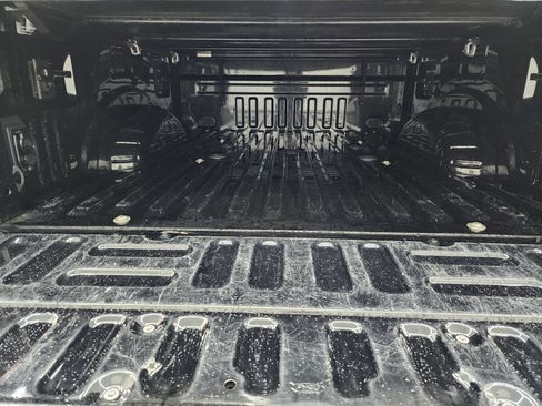 Used 2022 Ford F250 Lariat w/ Tremor Off-Road Package image 31