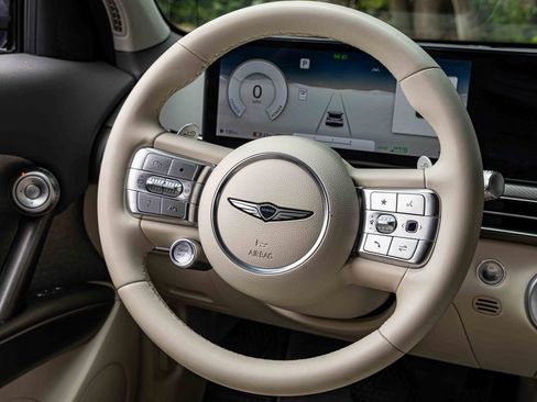 Used 2024 Genesis GV60 RWD image 14