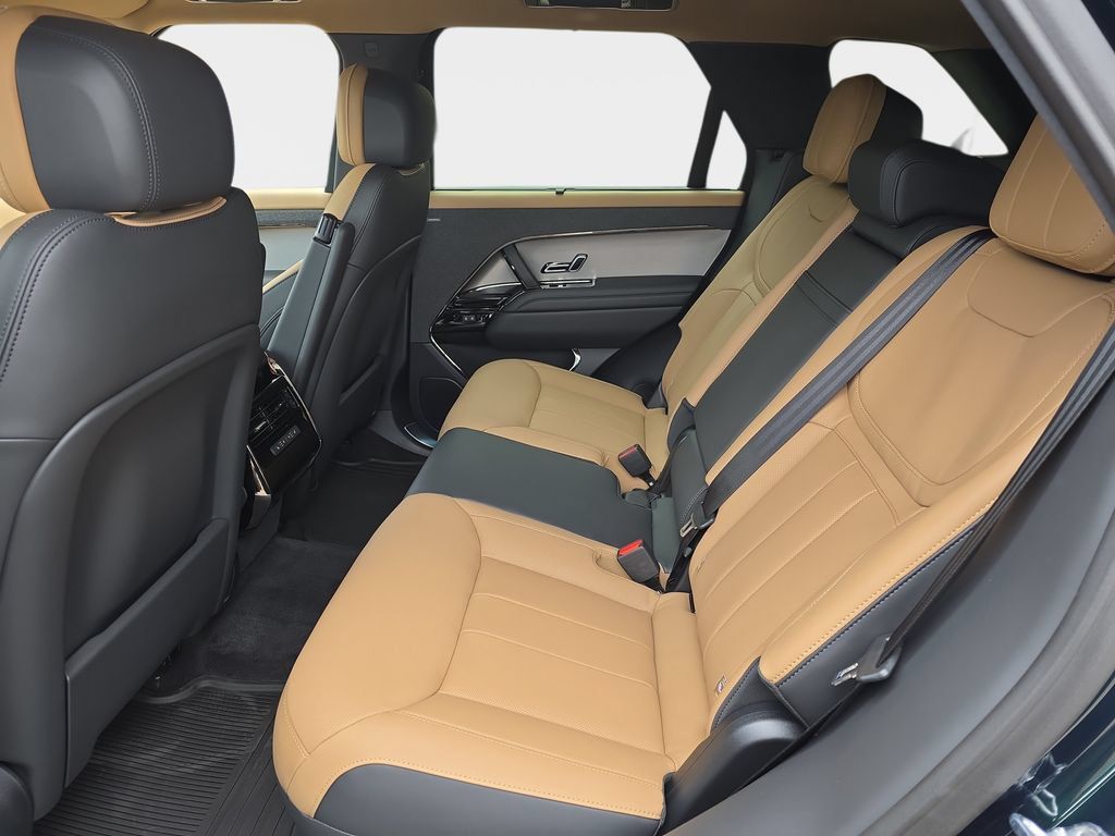 New 2026 Land Rover Range Rover Sport Dynamic SE AWD/4WD image 11