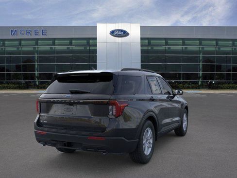 New 2026 Ford Explorer Active RWD image 8