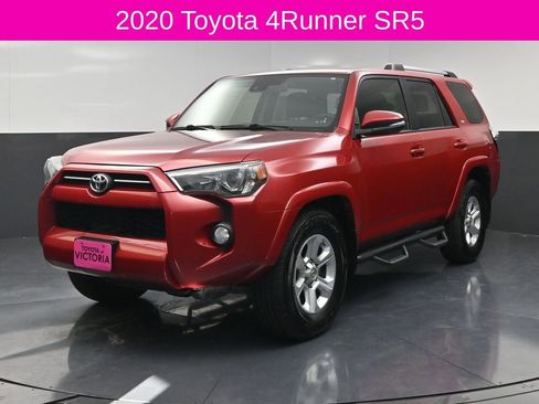 Used 2020 Toyota 4Runner SR5 Premium w/ Moonroof Package RWD image 2