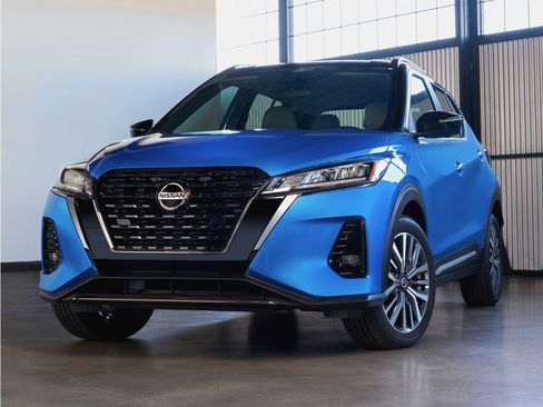 Used 2021 Nissan Kicks S FWD image 1