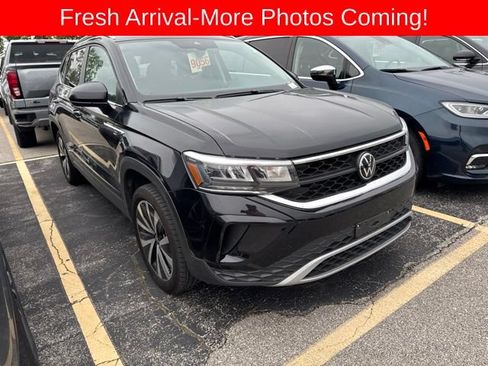 Used 2024 Volkswagen Taos SE FWD image 6