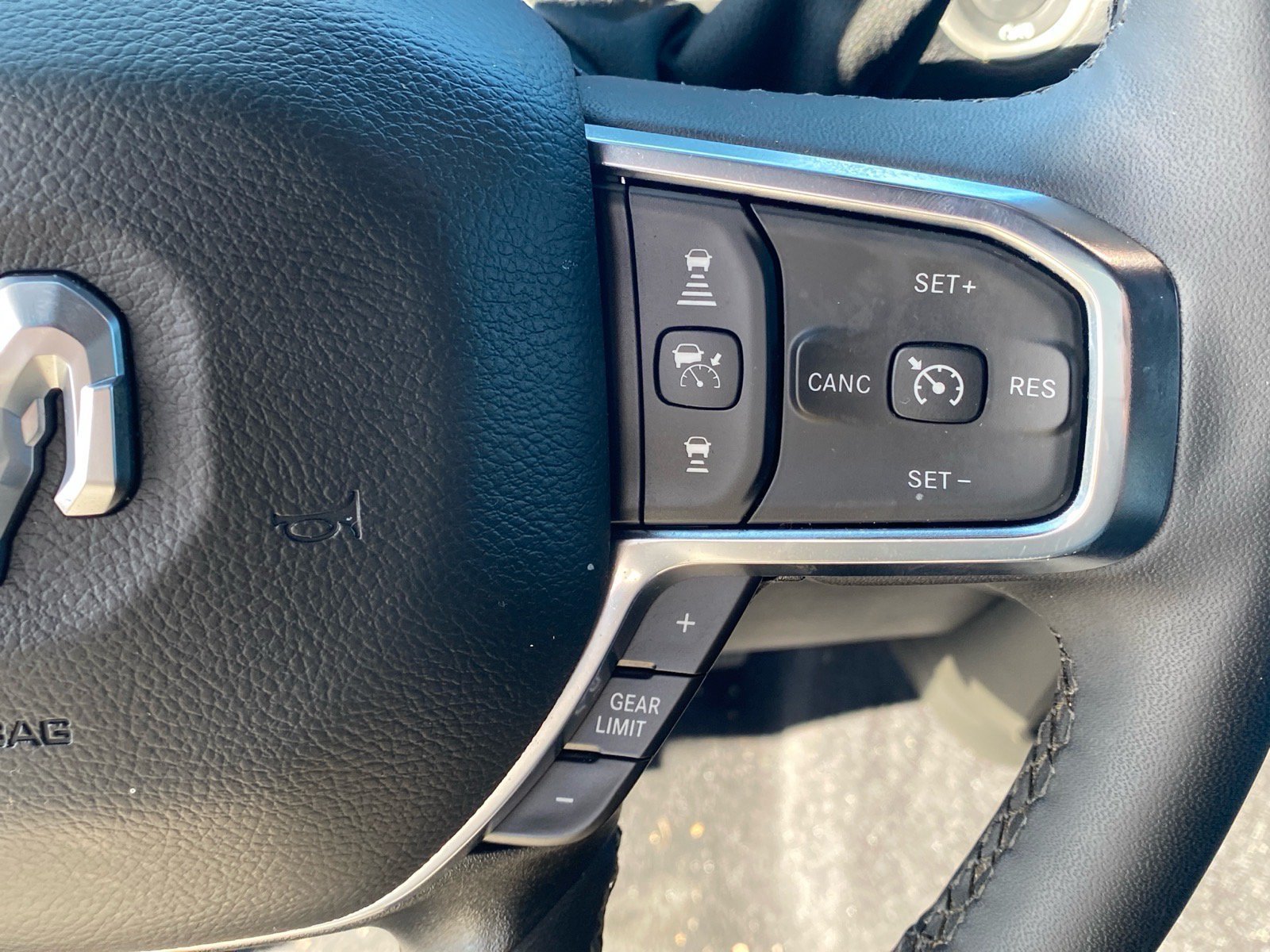 Used 2026 RAM 2500 Laramie AWD/4WD image 18