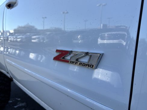 Used 2017 Chevrolet Silverado 1500 LT w/ LT Convenience Package image 34