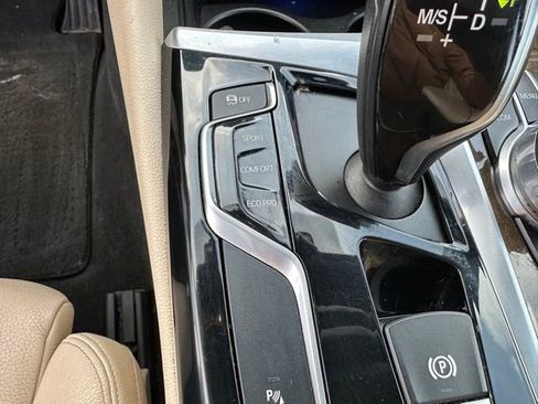 Used 2017 BMW 530i xDrive 530i xDrive w/ Premium Package image 23