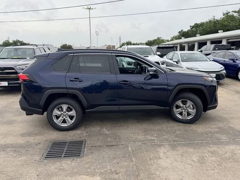 Used 2025 Toyota RAV4 XLE image 4