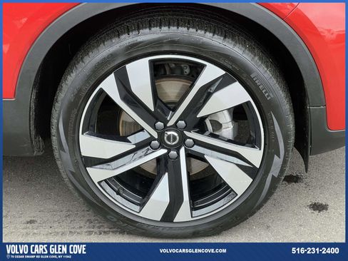 Used 2023 Volvo XC40 B5 Plus w/ Climate Package image 6