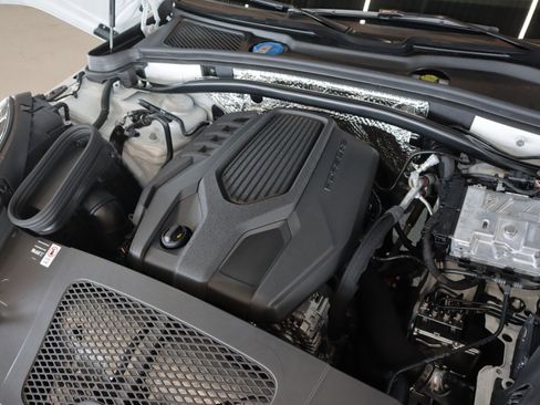 New 2026 Porsche Macan image 28