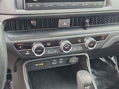 Certified 2024 Honda CR-V EX image 15