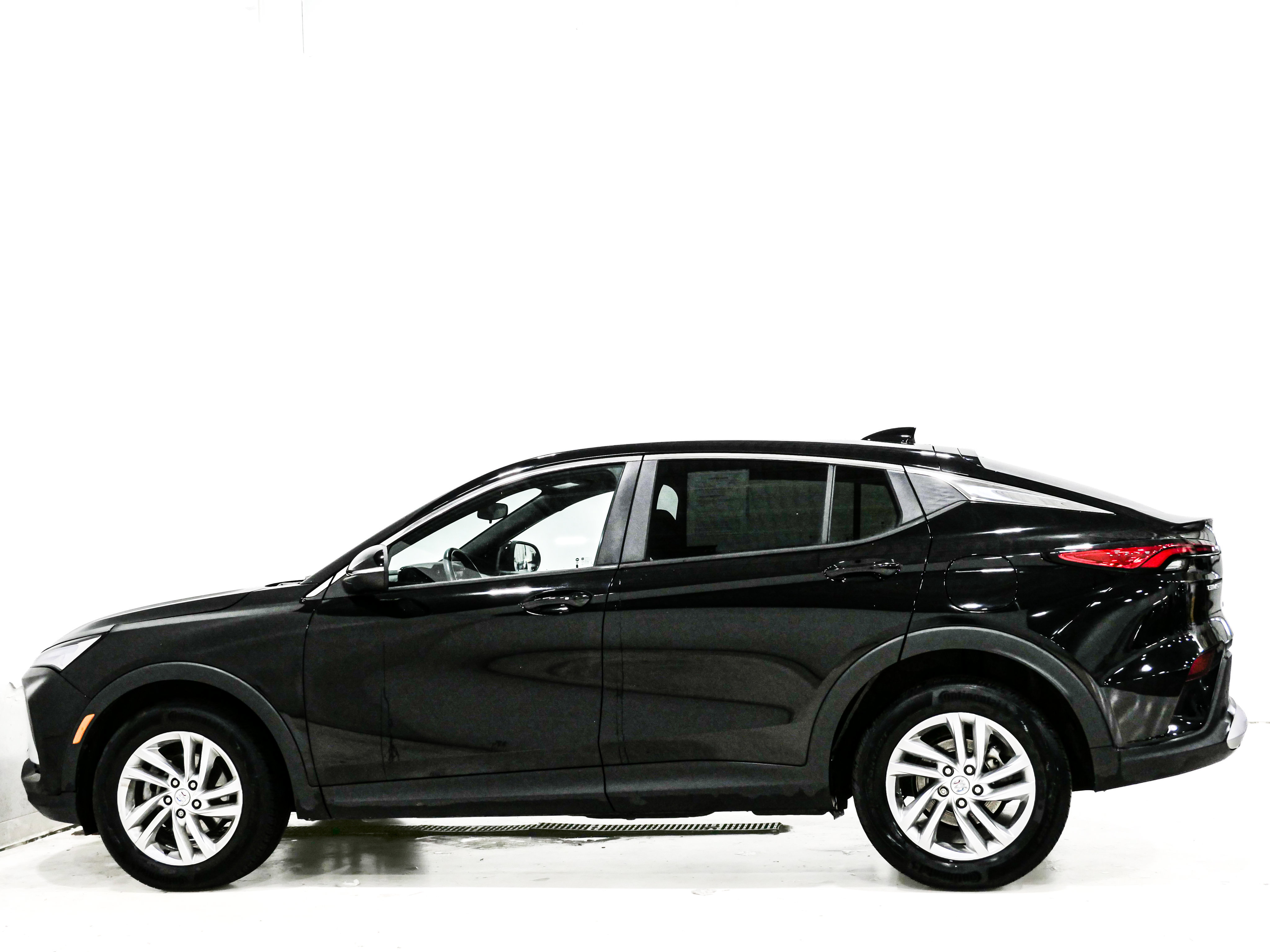 Used 2025 Buick Envista Preferred w/ Convenience I Package FWD image 5