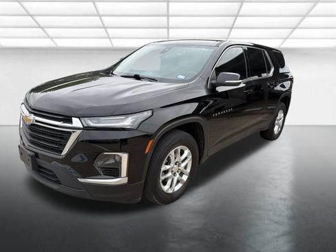 Used 2023 Chevrolet Traverse LS w/ Safety Package FWD image 6
