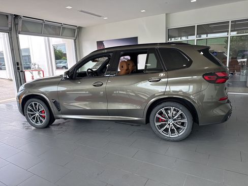 New 2026 BMW X5 xDrive40i w/ M Sport Package AWD/4WD image 5