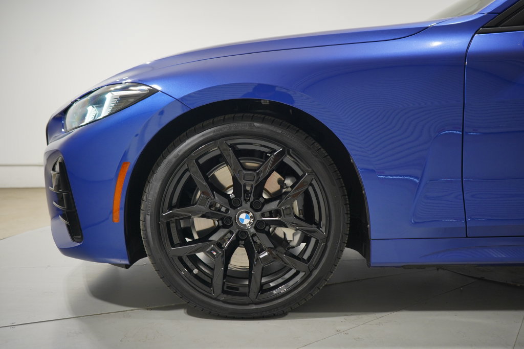 Used 2026 BMW 430i Coupe w/ M Sport Package RWD image 2