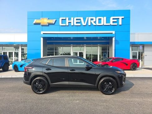 New 2026 Chevrolet Trax ACTIV w/ Driver Confidence Package FWD image 2