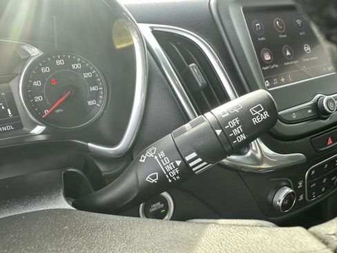 Used 2020 Chevrolet Equinox LT w/ Driver Convenience Package image 36